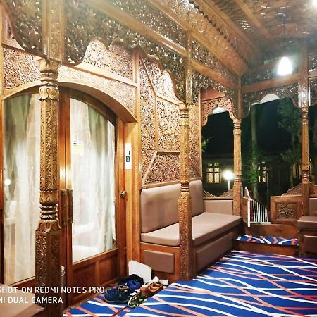 The Mughal Sheraton Houseboat Hotel Durgjan Exterior photo