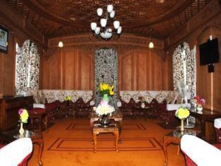 The Mughal Sheraton Houseboat Hotel Durgjan Exterior photo
